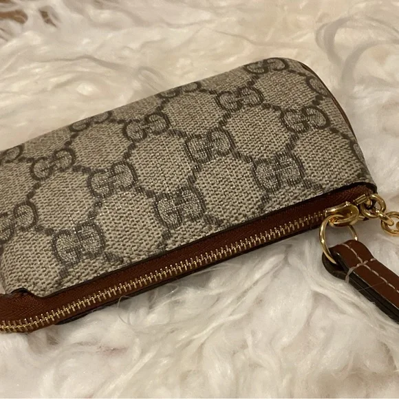 Gucci Beige and Brown GG Canvas Key Pouch - Picture 5 of 8